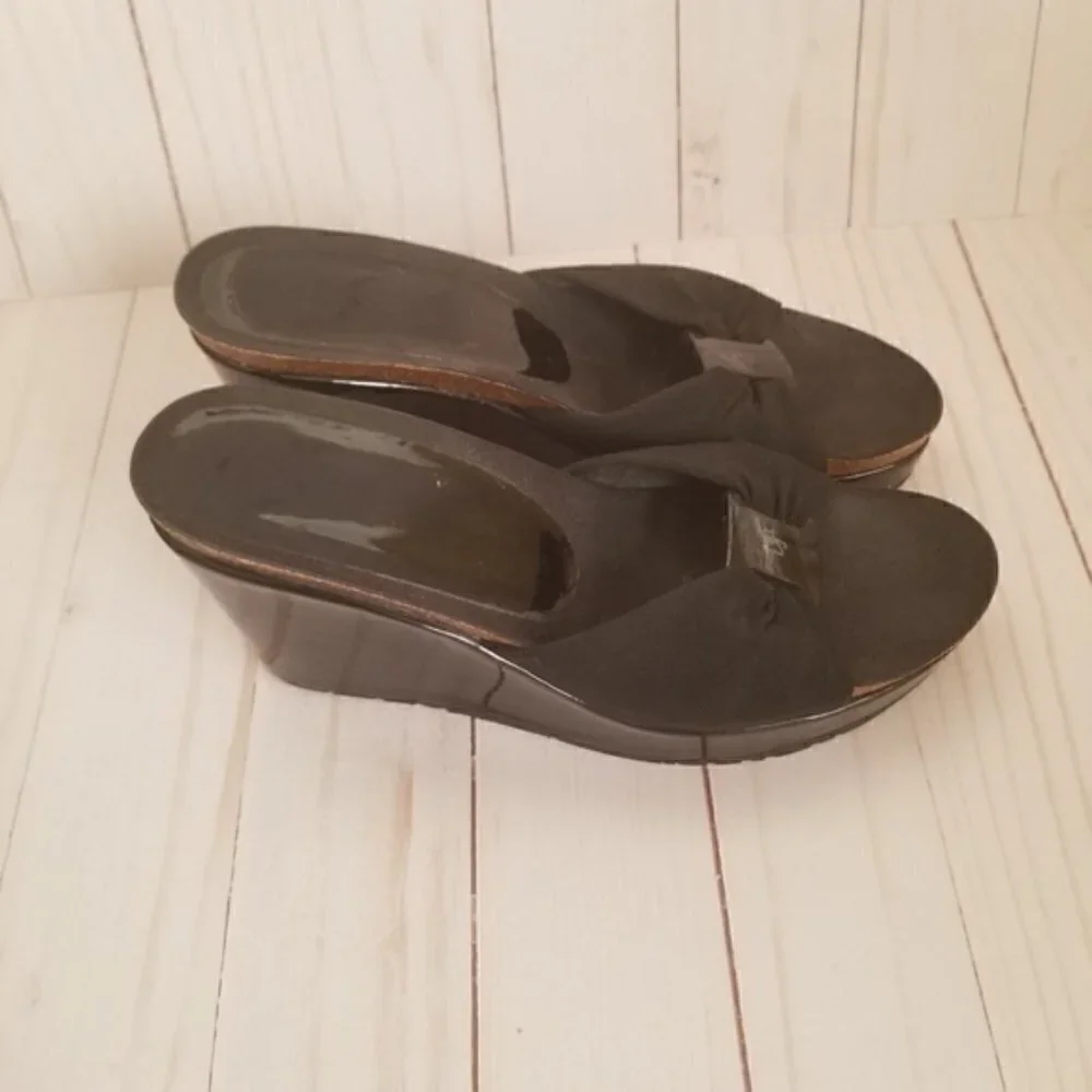 Donald Pliner Wedge Slippers (5.5)